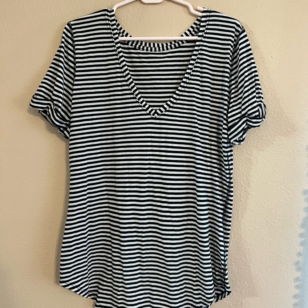 Lululemon Tee